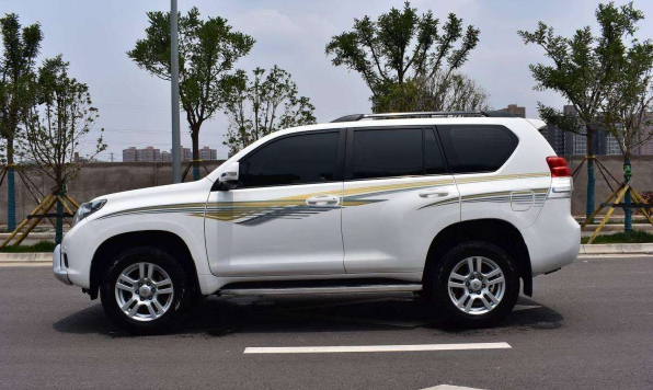 為什么新疆租車的人不選擇便宜的車，而是越野車呢